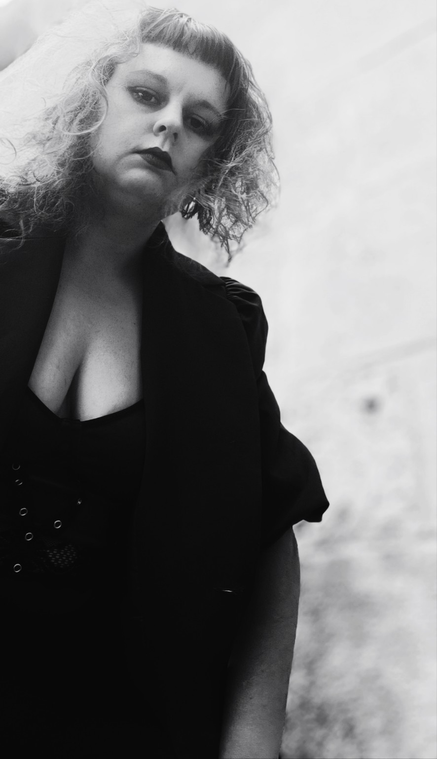 Présence — Mademoiselle Mady